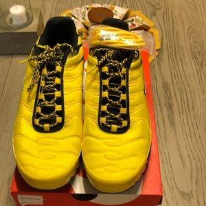 Nike air max’s plus size 11 **not original box**